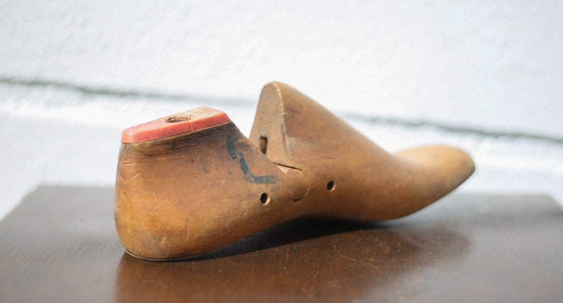 Vintage shoe tree, shoe shoemaker tool, wooden shoe shape, shoe mold, dressing room, decoration, wood shoe tree image 10