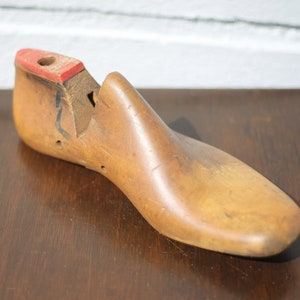 Vintage shoe tree, shoe shoemaker tool, wooden shoe shape, shoe mold, dressing room, decoration, wood shoe tree image 6