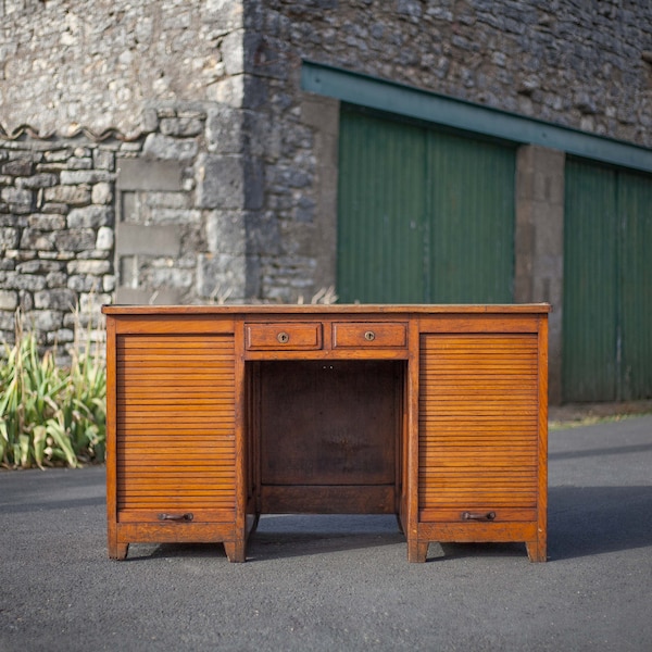 Bureau bois à rideaux et tiroirs coulissants , meuble de rangement, bureau vintage