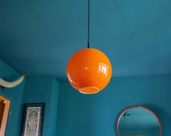 Typische orangefarbene Pendelleuchte der 70er Jahre / Vintage Opaler  Kronleuchter / Küchendekoration / Siebziger Kugelorange Lampe / Kollektion  - .de