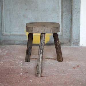 Vintage Hocker, Holzhocker, Dreibeinhocker, Pflanzenständer, Innendekoration, Holzhocker, Hocker Übertopf