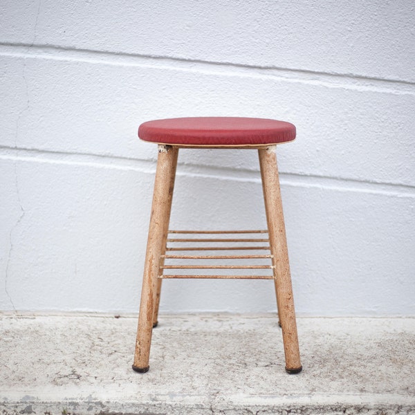 Tabouret vintage, tabouret en fer assise en skaï rouge, tabouret industriel, tabouret d'appoint, stool