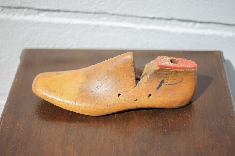 Vintage shoe tree, shoe shoemaker tool, wooden shoe shape, shoe mold, dressing room, decoration, wood shoe tree image 8