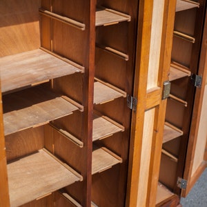 Armoire Art déco, armoire bois, meuble de rangement vintage, armoire de notaire, meuble bois vintage image 8