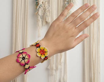 Huichol Beaded Flower Bracelet Mexican Friendship Jewelry