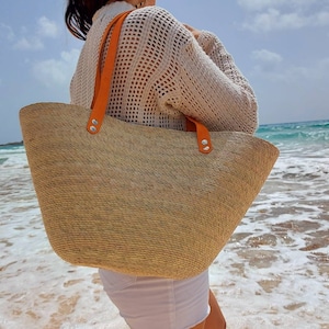 Large beach straw bag with leather strap / market straw bag / mexican tote bag/ summer bag / farmer's market bag / image 1