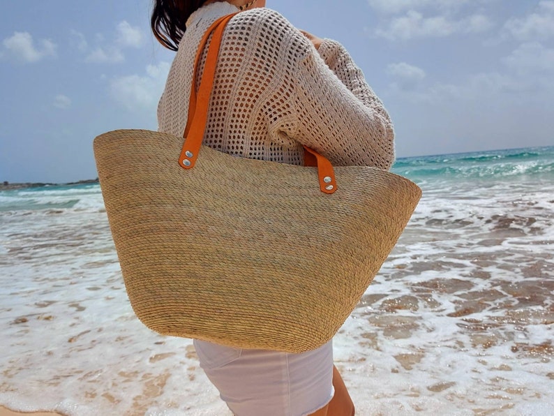 Large beach straw bag with leather strap / market straw bag / mexican tote bag/ summer bag / farmer's market bag / image 1