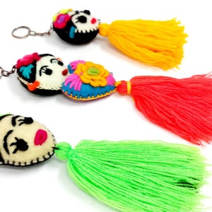 Portachiavi Frida messicana: nappa ricamata, fatto a mano in Chiapas