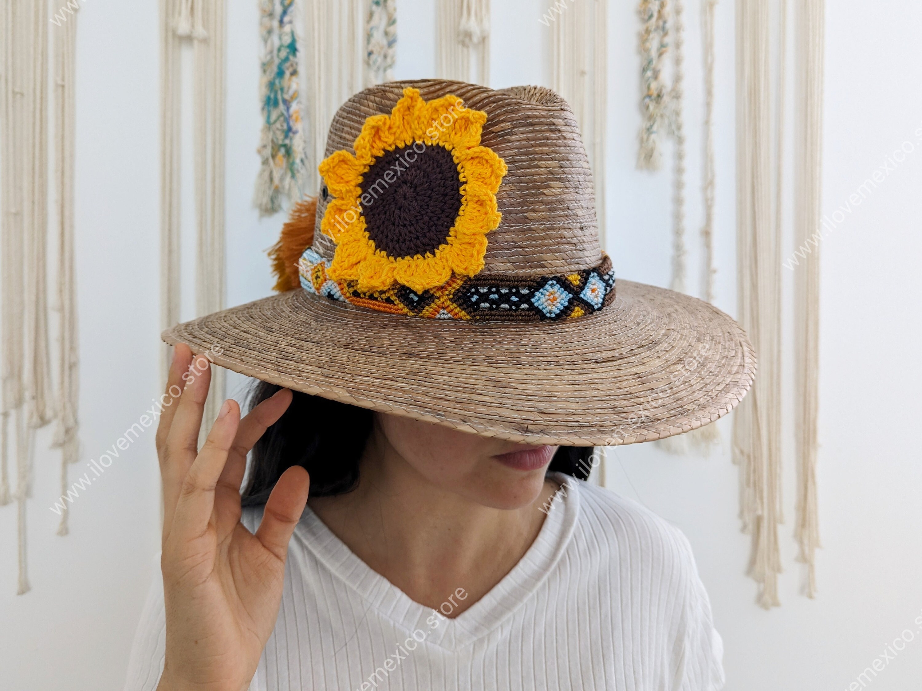 Mexican Straw Hat With Crochet Sunflower: Handmade Sun Hat  display picture 1