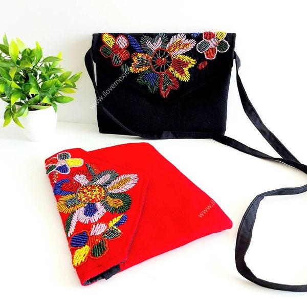 Floral cross body clutch bag with glass beads / Mexican summer bag