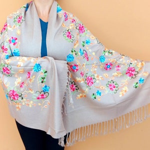 Mexican woven rebozo scarf / Traditional floral rebozo / Mexican flower pattern shawl / mexican pashmina