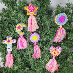 Ręcznie robione meksykańskie ozdoby świąteczne: zestaw pastelowych frędzli