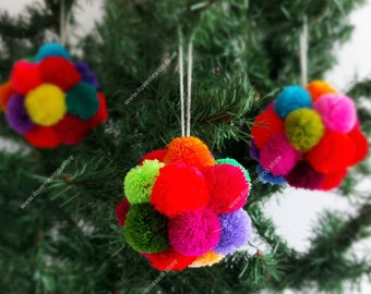 Mexican Christmas tree ornament set / hand made pompom spheres / christmas spheres / mexican christmas decor / mexican ornament /