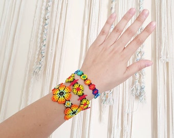 Bracelet de fleurs huichol mexicain fait main / bracelet de fleurs de marguerite / bracelet de perles de verre / bracelet d'amitié mexicain / bracelet de fleurs d'été