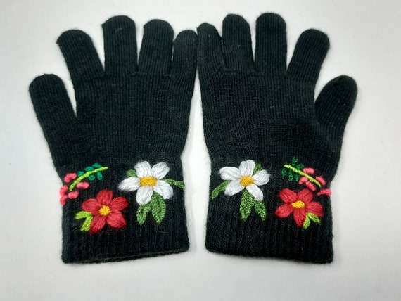 Knitted Gloves With Floral Embroidery | Etsy
