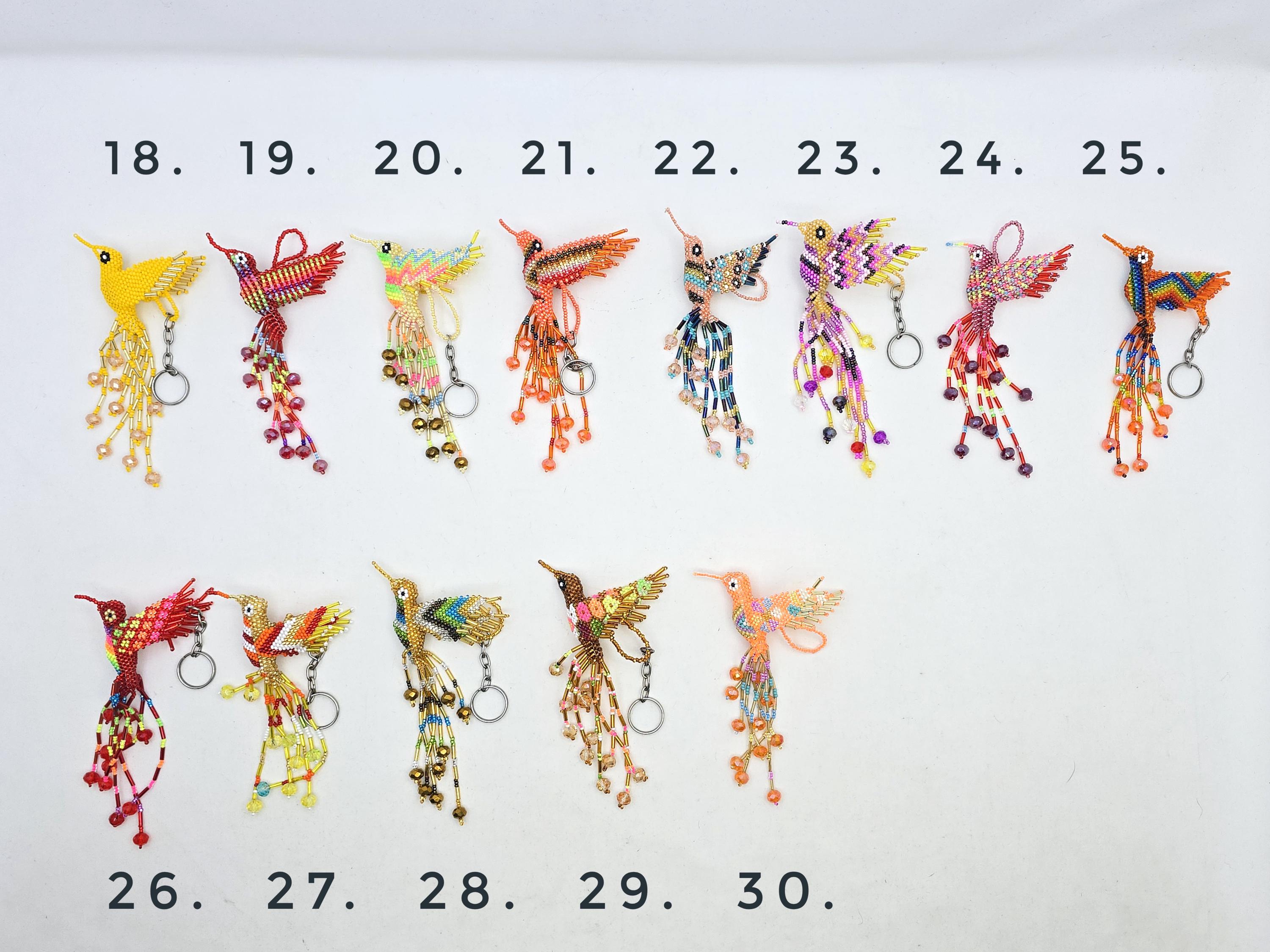 ガラスビーズの鳥のキーホルダー - メキシコのオウム/ハチドリの