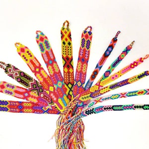 Pulsera de la Amistad Mexicana Hecha a Mano: Tobillera Tejida Arcoíris
