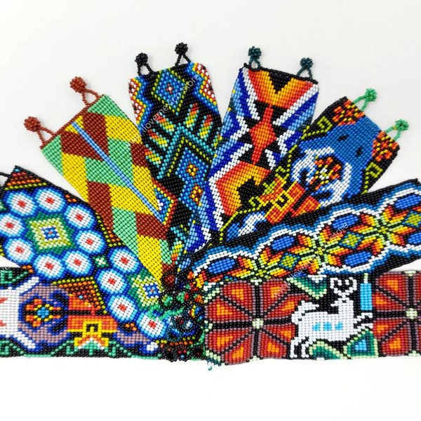 Huichol Mexikanisches 5 cm breites Freundschaftsarmband / Traditionelles mexikanisches Regenbogen Glasperlen Armband / Fußkettchen oder Armband / Hippie Freundschaftsband