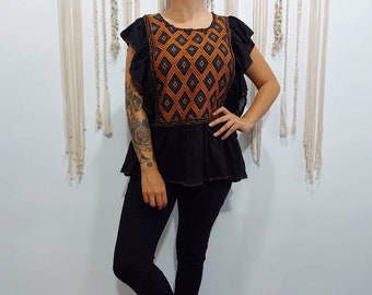 Embroidered Mexican blouse / Mexican top / embroidered top / hand woven blouse