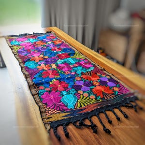 Hand Embroidered Mexican Floral Table Runner: Chiapas Decor