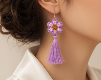 Brincos de gancho com borla bordada com flores mexicanas