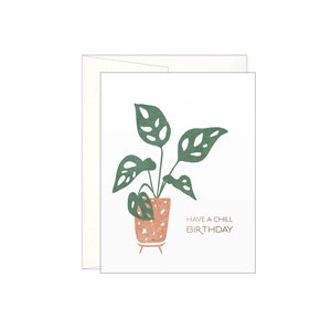 Tenha um Aniversário Chill - Monstera - Cartão Tipográfico