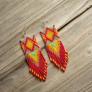 Ethnic hand beaded earrings, beaded ethnic earrings, Huichol art, indigenous made, handmade earrings, fringe earrings, mexican earrings