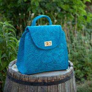 Handgemachter Lederrucksack, ethnischer handgemachter Rucksack, Lederrucksack, geschnitzter kleiner Rucksack, Boho-Stil, mexikanischer Rucksack, Reisetasche