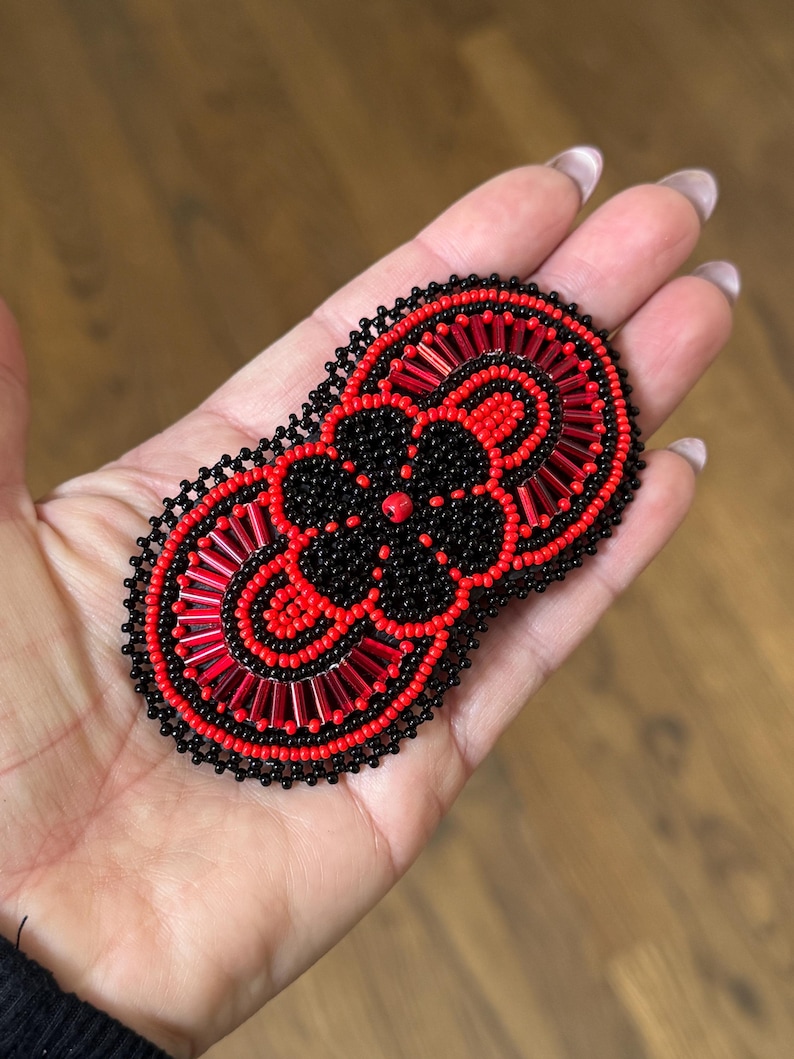 Indigenous hair barrette, beaded hair clip, boho hair accesory, beaded product, handmade hair clip, native american product, beaded art, bohemian style, vacation hair broche, ethnic hair product