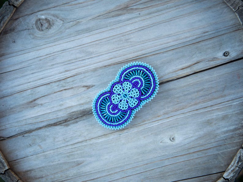Indigenous hair barrette, beaded hair clip, boho hair accesory, beaded product, handmade hair clip, native american product, beaded art, bohemian style, vacation hair broche, ethnic hair product