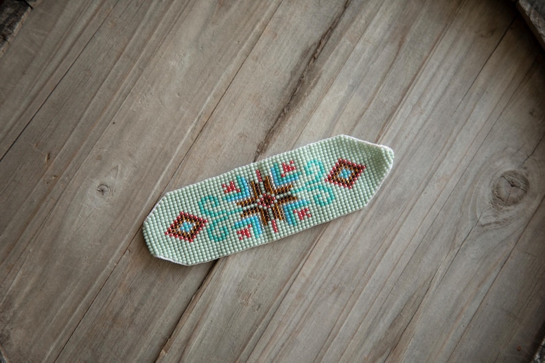 Tribal indigenous bracelet, Native American bracelet, beaded bracelet, ethnic product, loom beaded bracelet, Huichol bracelet, Wixarixa art, indigenous made, beading product, canadian indigenous, native beading, native bracelet, southwestern style