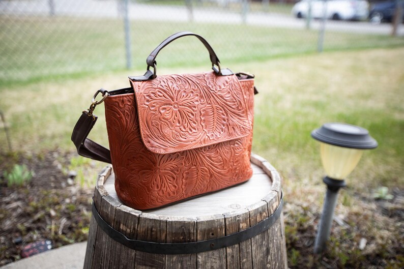 Handmade ethnic leather purse, genuine leather bag, Mexican crossover, boho crossover leather bag, carved leather purse, indigenous product, boho style, travel bag, handmade purse, medium crossbody, unique bag, genuine leather, ethnic purse,  medium sized bag, perfect gift, summer accessory, elegant bag, beautiful purse, Fall color, Autumn bag, perfect sized purse.