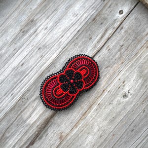 Indigenous hair barrette, beaded hair clip, boho hair accesory, beaded product, handmade hair clip, native american product, beaded art, bohemian style, vacation hair broche, ethnic hair product