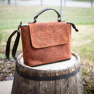 Handmade ethnic leather purse, genuine leather bag, Mexican crossover, boho crossover leather bag, carved leather purse, indigenous product, boho style, travel bag, handmade purse, medium crossbody, unique bag, genuine leather, ethnic purse,  medium sized bag, perfect gift, summer accessory, elegant bag, beautiful purse, Fall color, Autumn bag, perfect sized purse.