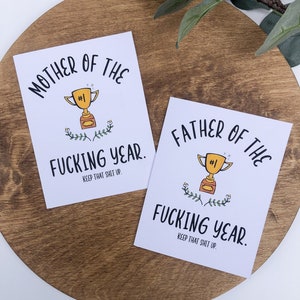 pour la fête des pères des mères de Zazzle.be Liste d'envies Vous avez des idées ? Mère/père de la putain de année | Carte drôle de fête des mères | #1 Maman Papa| Carte pour maman et papa