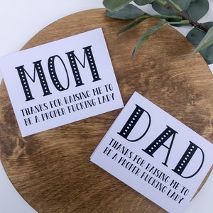 Carte de fête des pères pour la fête des mères | Merci de m'avoir élevé pour que je devienne une vraie baiseuse | Merci maman papa | Carte pour maman ou papa | Carte vierge
