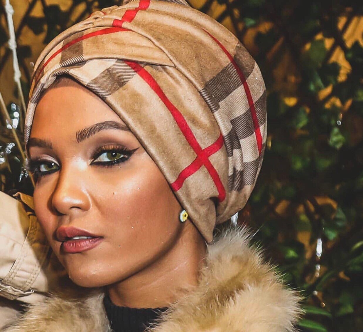 Crisscrossed Burberry Pattered Chamois Brown Blue Women Turban.