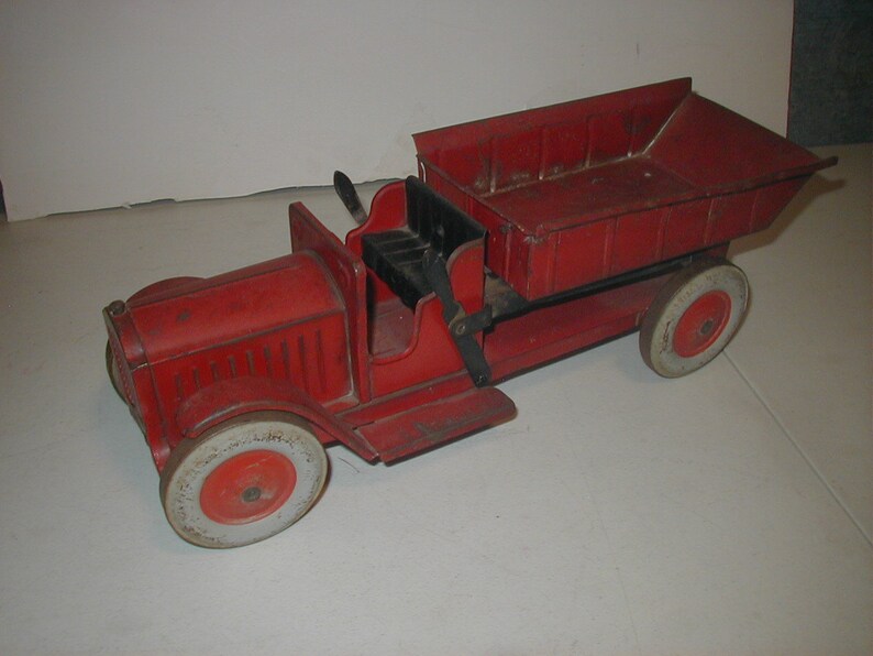 vintage structo dump truck