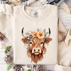 Highland Cow Sweatshirt Christmas Sweatshirt, Boho Floral Cow Sweatshirt, Western Sweatshirt, Cow Christmas Gift, Cow Sweatshirt, Cow shirt