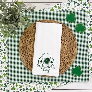 St patricks day Towel, Saint Patrick's day Towel, St pattys day Kitchen Towel, Handmade St Patrick's day gift, saint Patrick's day towel bild 1