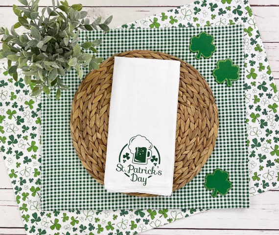 St patricks day Towel, Saint Patrick's day Towel, St pattys day Kitchen Towel, Handmade St Patrick's day gift, saint Patrick's day towel