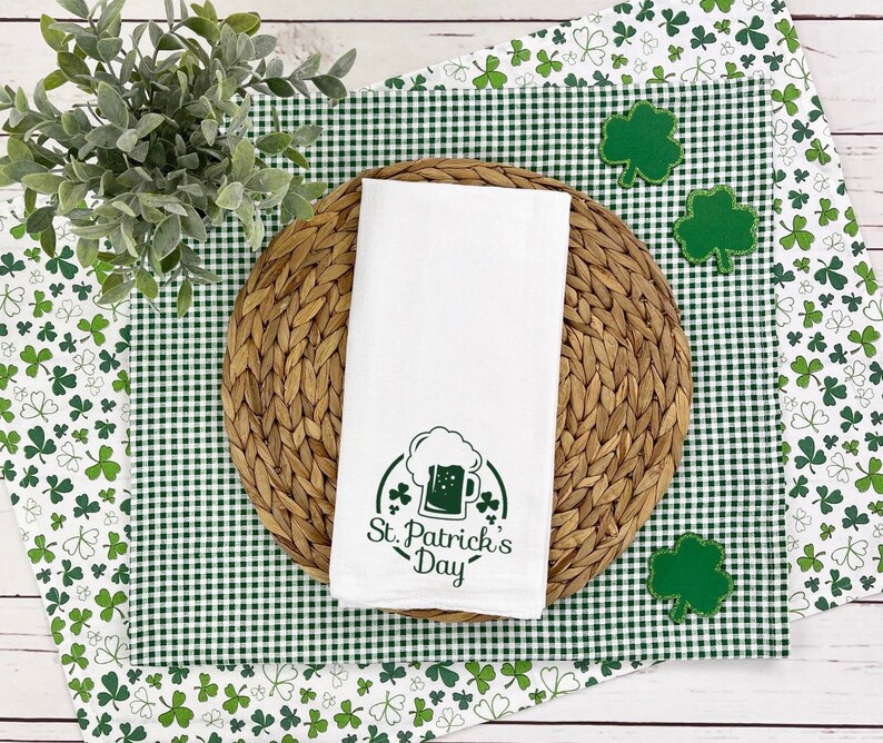 St patricks day Towel, Saint Patrick's day Towel, St pattys day Kitchen Towel, Handmade St Patrick's day gift, saint Patrick's day towel bild 1