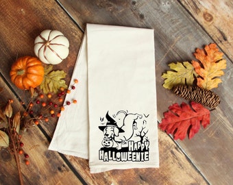 Dachshund kitchen towel, Halloween dachshund, halloween home decor, flour sack kitchen towel. Dachshund towel.