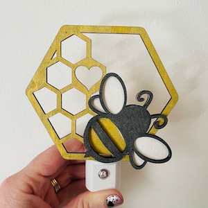 Bee nightlight, bee lover gift, bee bedroom decor, LED bee nightlight, bee night light, bee gift, bee lover gift, honeybee gift, honeybee
