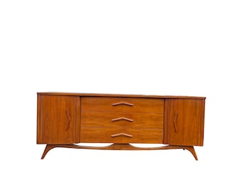 1960s Mid Century Modern Vintage Long Dresser Lowboy in Vladimir Kagan Style