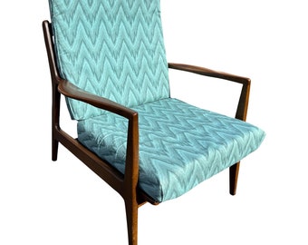 1970s Vintage Mid Century Modern Danish Style Lounge Chair