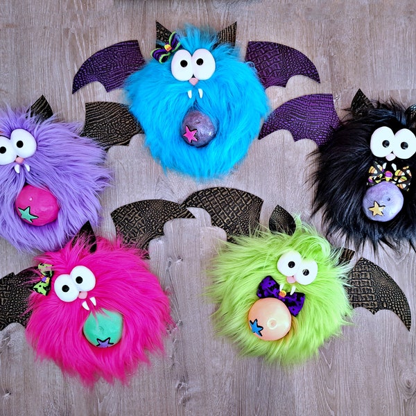 Bat Wreath Attachment, Large Halloween Attachment, Halloween Door Decor, Halloween Decor, Wreath Decor, ChantyByChanty
