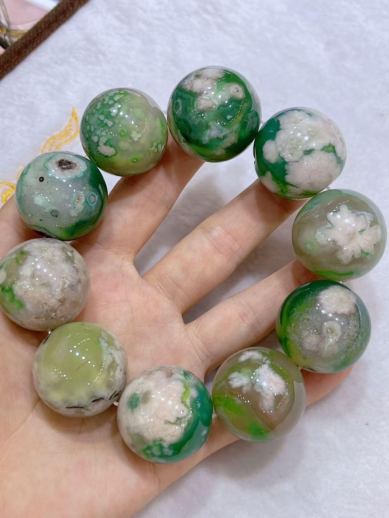 グリーン桜瑪瑙 ブレスレット16mmから16.6mm ❸ グリーン桜瑪瑙 大玉 ブレスレット 天然石 | 天然石 happy berry