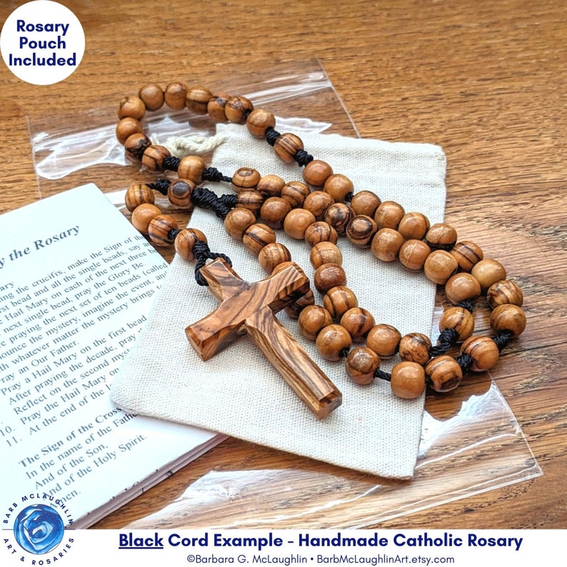 Chapelet catholique fait main avec perles en bois d'olivier de 8 mm, croix en bois, cordon en nylon, cadeaux catholiques pour hommes et femmes, Barbara McLaughlin image 8