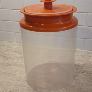 Vintage Tupperware, Vintage Orange Tupperware Canister, Retro Tupperware Canister 10 cups, 2.4 Liters